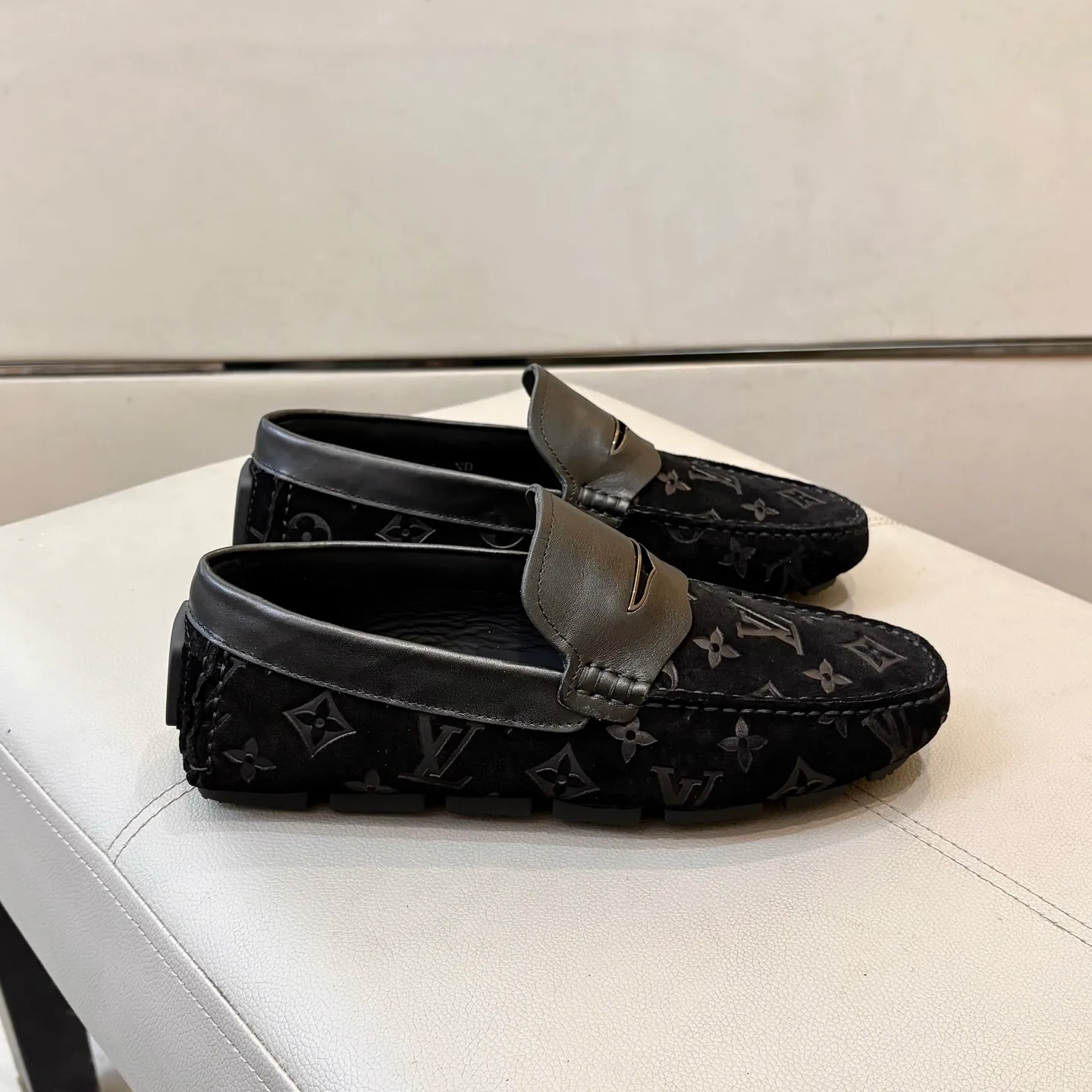 Factory price: 460💰LV men's beanie shoes 2025 official website synchronization <market top version> imported nubuck leather/embossed ➕ black cowhide original packaging. Size 38-45